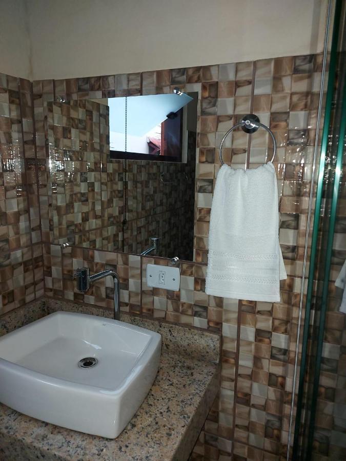 Suites Pouso Familiar Jose E Maria 帕拉蒂 外观 照片